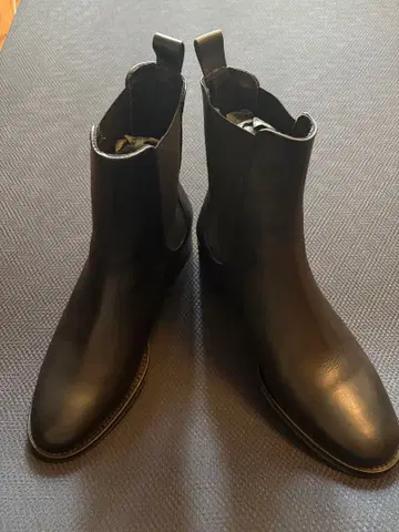 블랙 가죽 사이드 고어 부츠