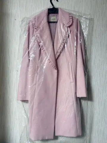 EATME 핑크 롱 코트