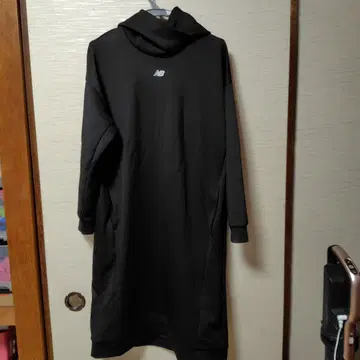 New Balance 후드 부착 블랙 원피스