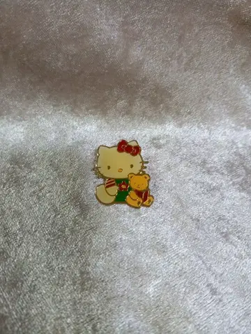 헤이세이 레트로 헬로키티 핀 배지