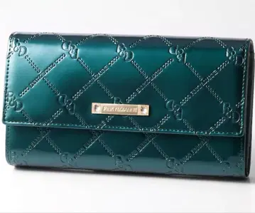 PINKY&DIANNE 로고 파츠 활용 에나멜 가죽 느낌 퀼팅 장지갑