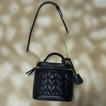 DIANA 블랙 숄더백