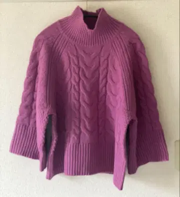 케이블 플레어 슬리브 스웨터