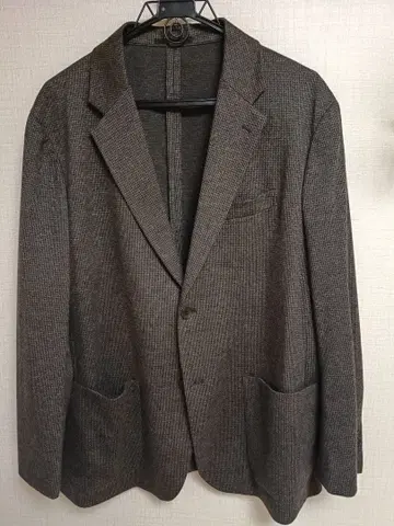 다크 브라운 계열 테일러드 자켓 유니클로