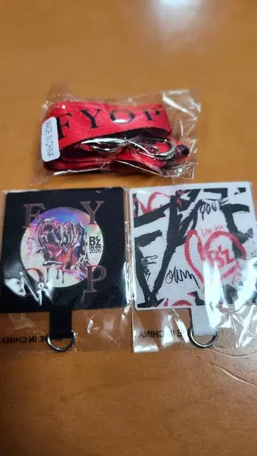 B'z 라이브 가챠 넥스트랩, 폰 택 2종 FYOP