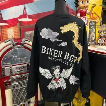 베티짱 드래곤 자수 트레이닝복