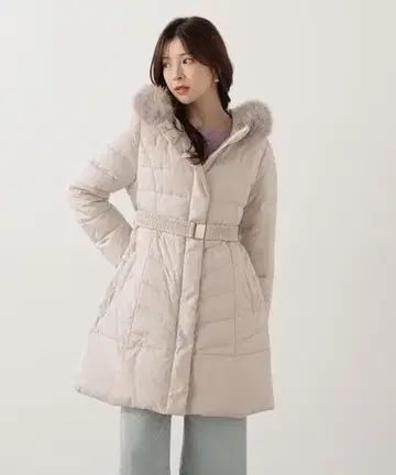 이번 시즌 PROPORTION BODY DRESSING 벨트 포함 다운