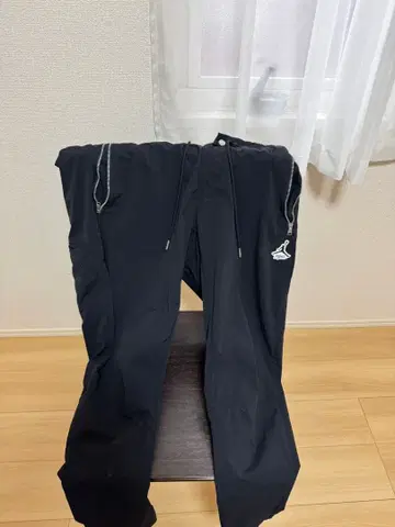 블랙 점프맨 로고 팬츠