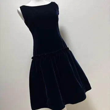 새상품급 Rene 네이비 벨벳 슬리브리스 원피스 36