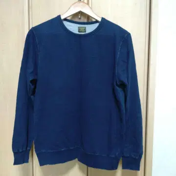 EDWIN 네이비 크루넥 맨투맨