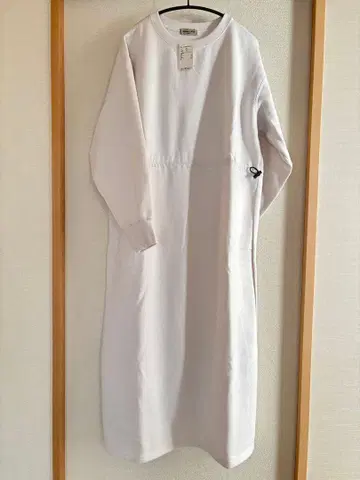 화이트 긴팔 롱 원피스