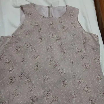 꽃무늬 슬리브리스 원피스