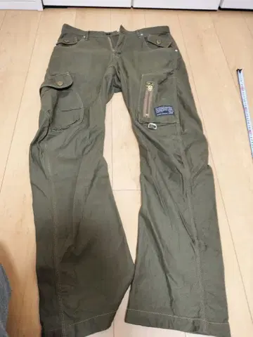 올리브색 카고 팬츠 약 80cm
