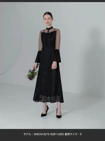 긴팔 플레어 슬리브 플리츠 자수 꽃무늬 A라인 원피스