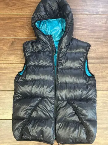 후드 부착 다운 베스트 블랙/파랑