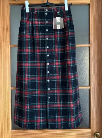 새상품 빨간색 체크 무늬 스커트