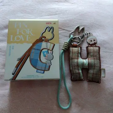 POPUMART 러브브 PIN FOR LOVE 키링 [ H ]