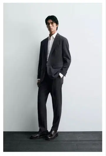 미사용 새상품! ZARA 블랙 캐주얼 수트 상하의 세트