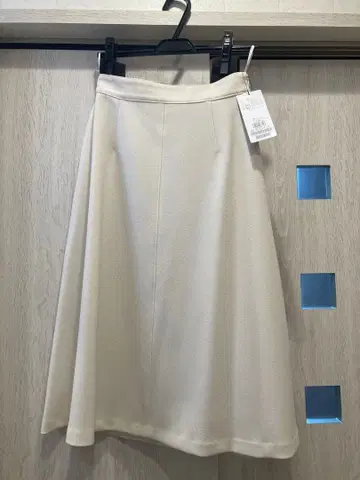 [새상품급 택 포함] 쿠 드 샹스 스커트 38/M