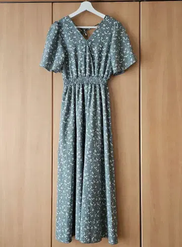 그린 꽃무늬 맥시 원피스