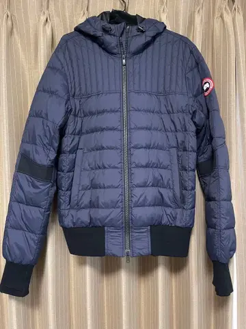 Canada Goose 네이비 다운 자켓
