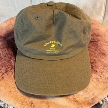 UNDEFEATED 올리브 캡