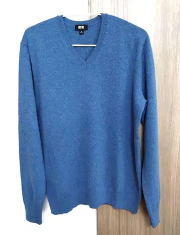 UNIQLO 유니클로 캐시미어 100% V넥 스웨터 M