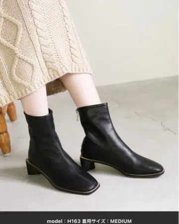 새상품급 셀렉 모카 서클 힐, 스퀘어 토 부츠 블랙