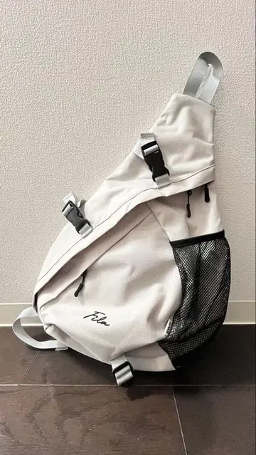 Fila 바디백 화이트 x 블랙