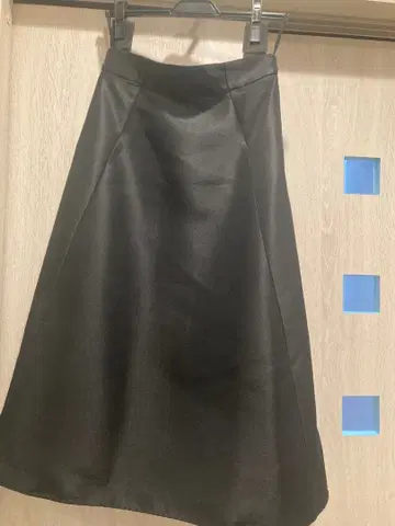 쿠 드 샹스 블랙 플레어 스커트 38