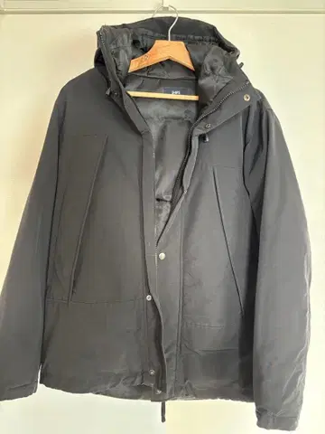 [ SHIPS ] 블랙 후드 부착 마운틴 후드티