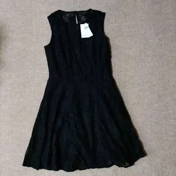 바나나 브릭 레이스 원피스