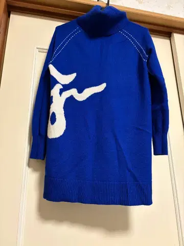 파란색 로고 니트 스웨터 11호