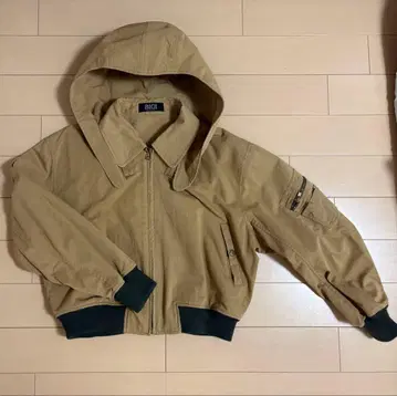 BIGI 후드 부착 베이지 자켓 액티브 자켓