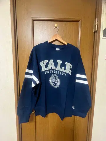 로데오 크라운즈 예일 대학교 트레이닝복