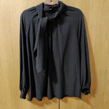 BALLSEY 리본 포함 블랙 긴팔 블라우스