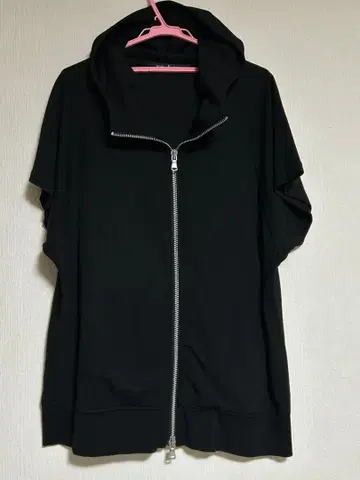 새상품급 NO ID. BLACK 노아이디 블랙 반팔 후드티