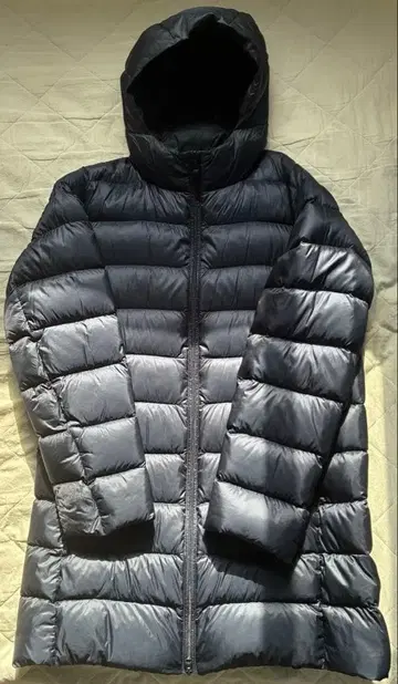 유니클로 울트라 라이트 다운 후디드 코트 M UNIQLO 후드