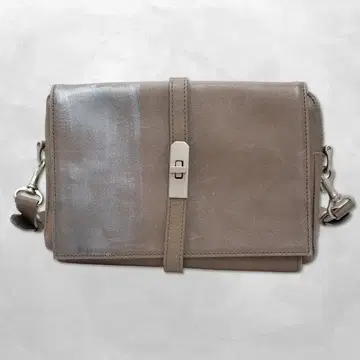 M.U.L. 오염 가공 가죽 숄더백