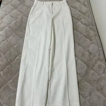 OUR 화이트 와이드 팬츠