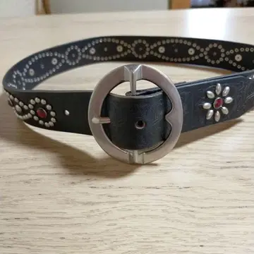 Varosh 스터드 벨트