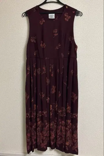 Laura Ashley 플라워 프린트 슬리브리스 롱 원피스