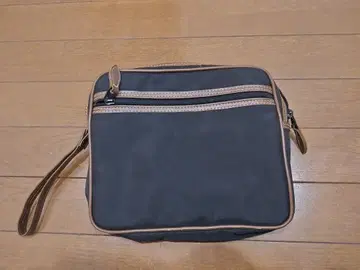 나일론제 숄더백 블랙