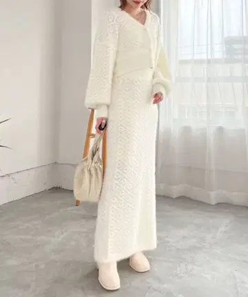 화이트 퍼 소재 셋업 Heather