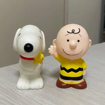 스누피와 찰리 브라운 피규어 세트