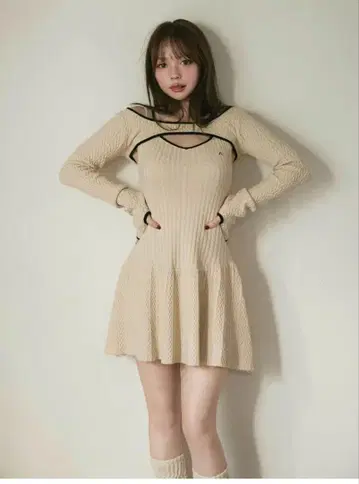 andmary Nana 케이블 플레어 미니 드레스 베이지