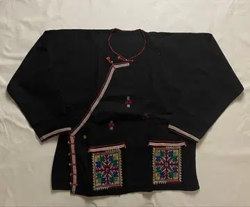 손자수 들어간 전통 의상 자수 자켓 먀오족 (몽족) 계열 블랙 에스닉