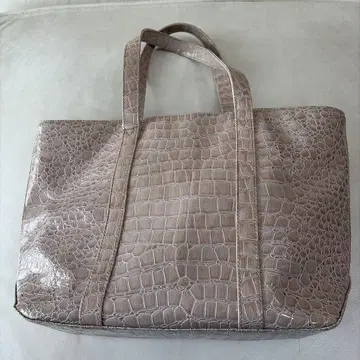 유나이티드 애로우즈 베이지 크로커다일풍 토트백