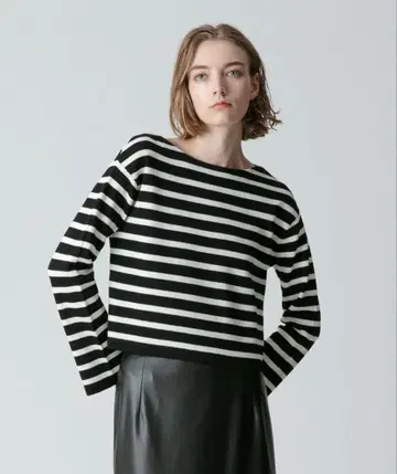 [23년제] allureville 울 밀라노 보더 풀오버