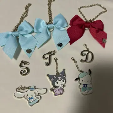 리본 키 참 산리오